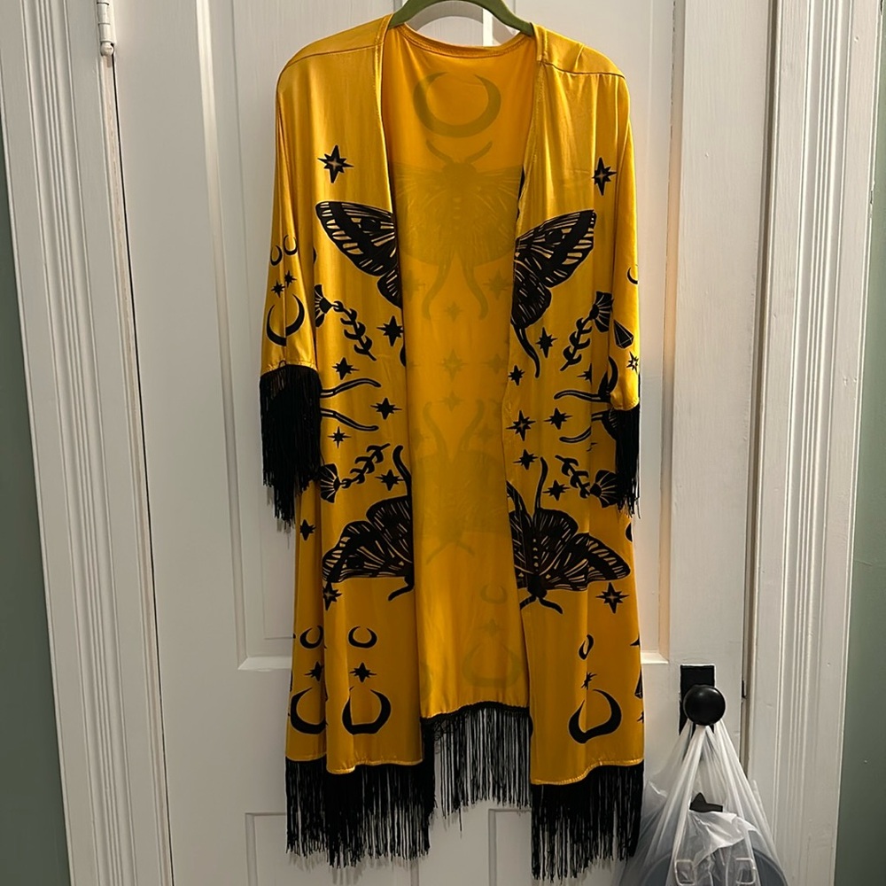 Amazing fringed kimono